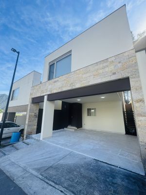 Casa en renta en Carretera Nacional