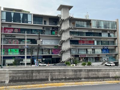 Local comercial en renta en Cumbres