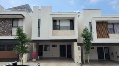 Casa en venta en Carretera Nacional