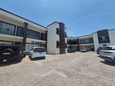 Local comercial en renta en Valle Oriente