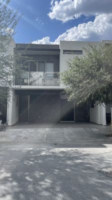 Casa en renta en García