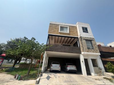 Casa en renta en Cumbres