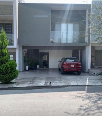 Casa en renta en García