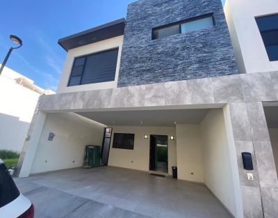 Casa en venta en Escobedo