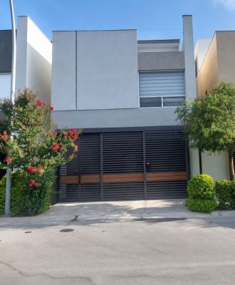 Casa en renta en García