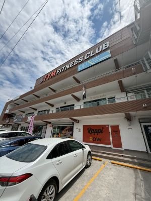 Local comercial en renta en Cumbres