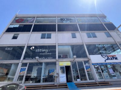 Local comercial en renta en Contry