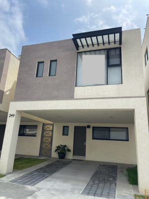 Casa en renta en García