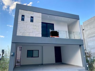 Casa en renta en García